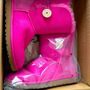 Brand new Ugg Bailey boots